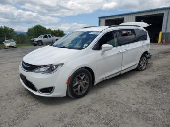  Salvage Chrysler Pacifica