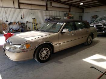  Salvage Lincoln Towncar