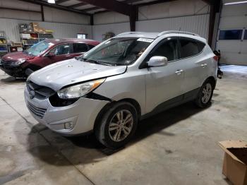  Salvage Hyundai TUCSON