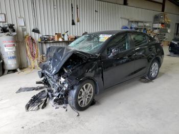  Salvage Toyota Yaris