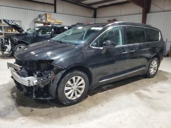  Salvage Chrysler Pacifica