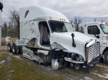  Salvage Freightliner Cascadia 1