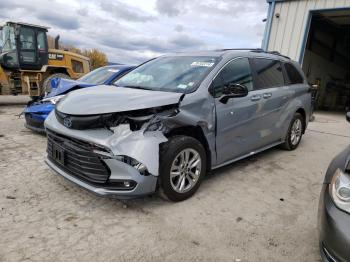  Salvage Toyota Sienna