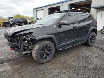  Salvage Jeep Cherokee