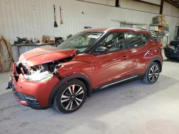  Salvage Nissan Kicks