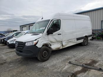  Salvage Mercedes-Benz Sprinter