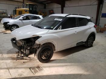  Salvage Nissan Kicks