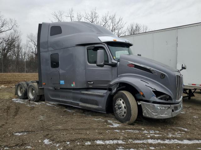  Salvage Peterbilt 579