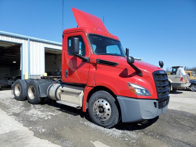  Salvage Freightliner Cascadia 1