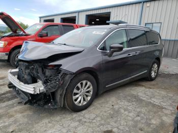  Salvage Chrysler Pacifica