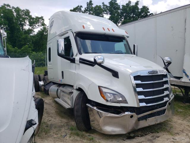  Salvage Freightliner Cascadia 1