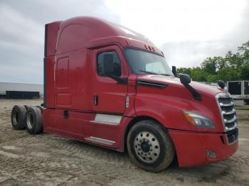  Salvage Freightliner Cascadia 1