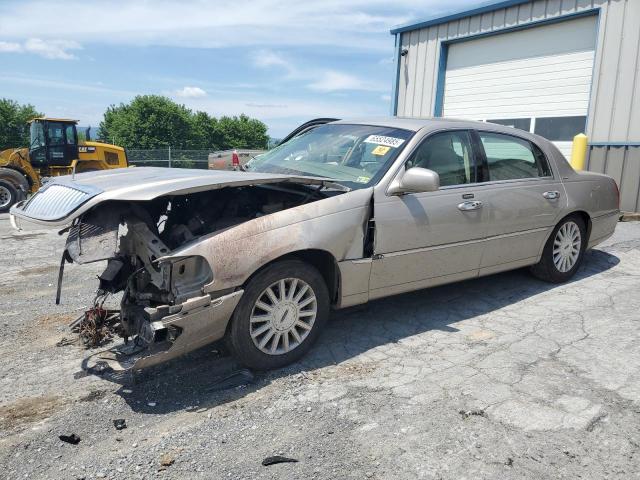  Salvage Lincoln Towncar