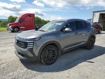 Salvage Nissan Kicks