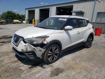  Salvage Nissan Kicks