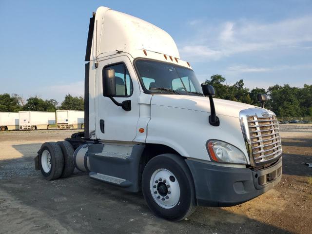  Salvage Freightliner Cascadia 1