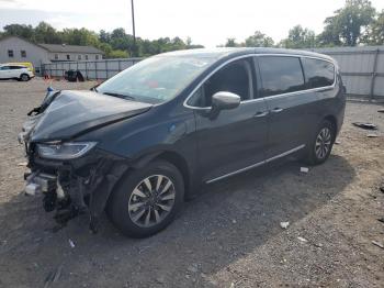  Salvage Chrysler Pacifica