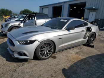  Salvage Ford Mustang