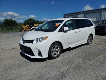  Salvage Toyota Sienna