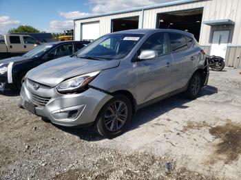  Salvage Hyundai TUCSON