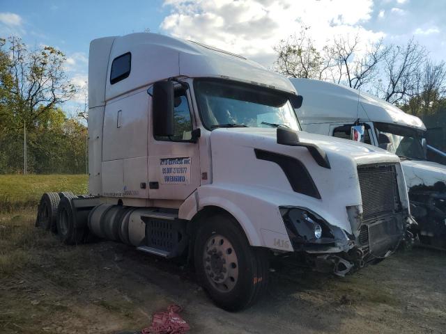  Salvage Volvo Vnl