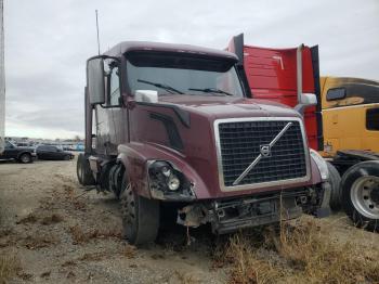  Salvage Volvo Vnl