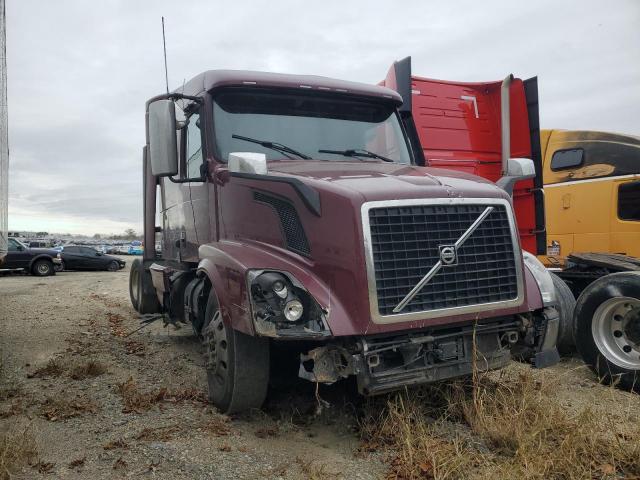  Salvage Volvo Vnl