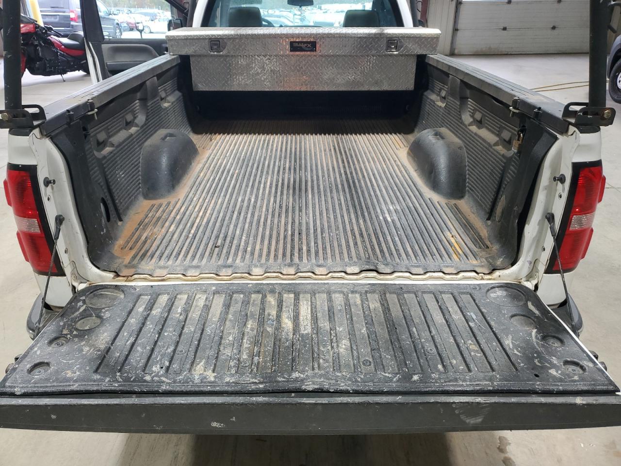 GMC Sierra C1500 Image 11