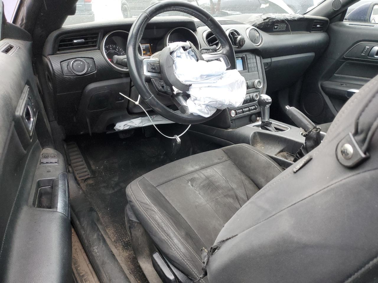 Ford Mustang Image 12