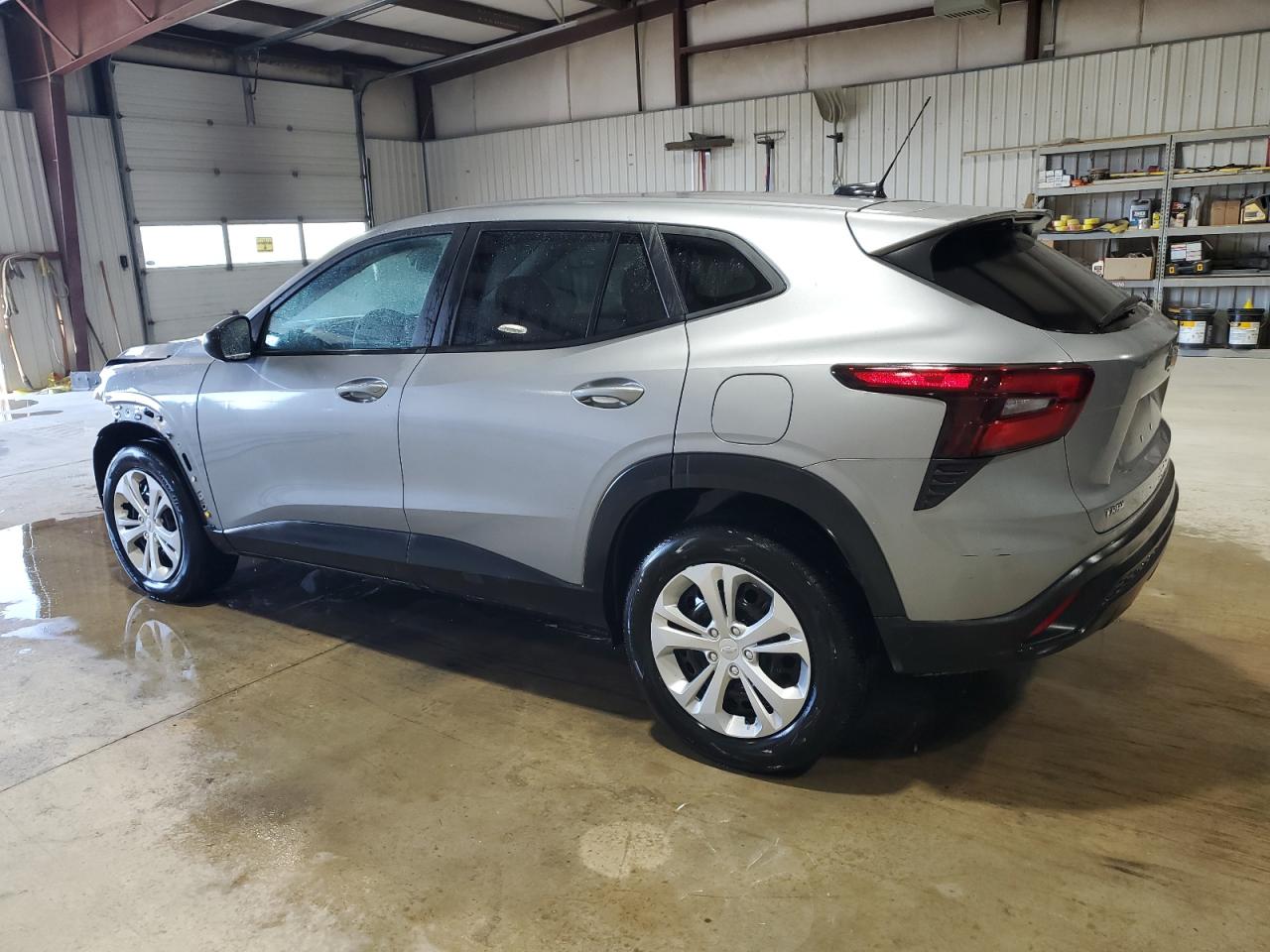 Chevrolet Trax Ls Image 3