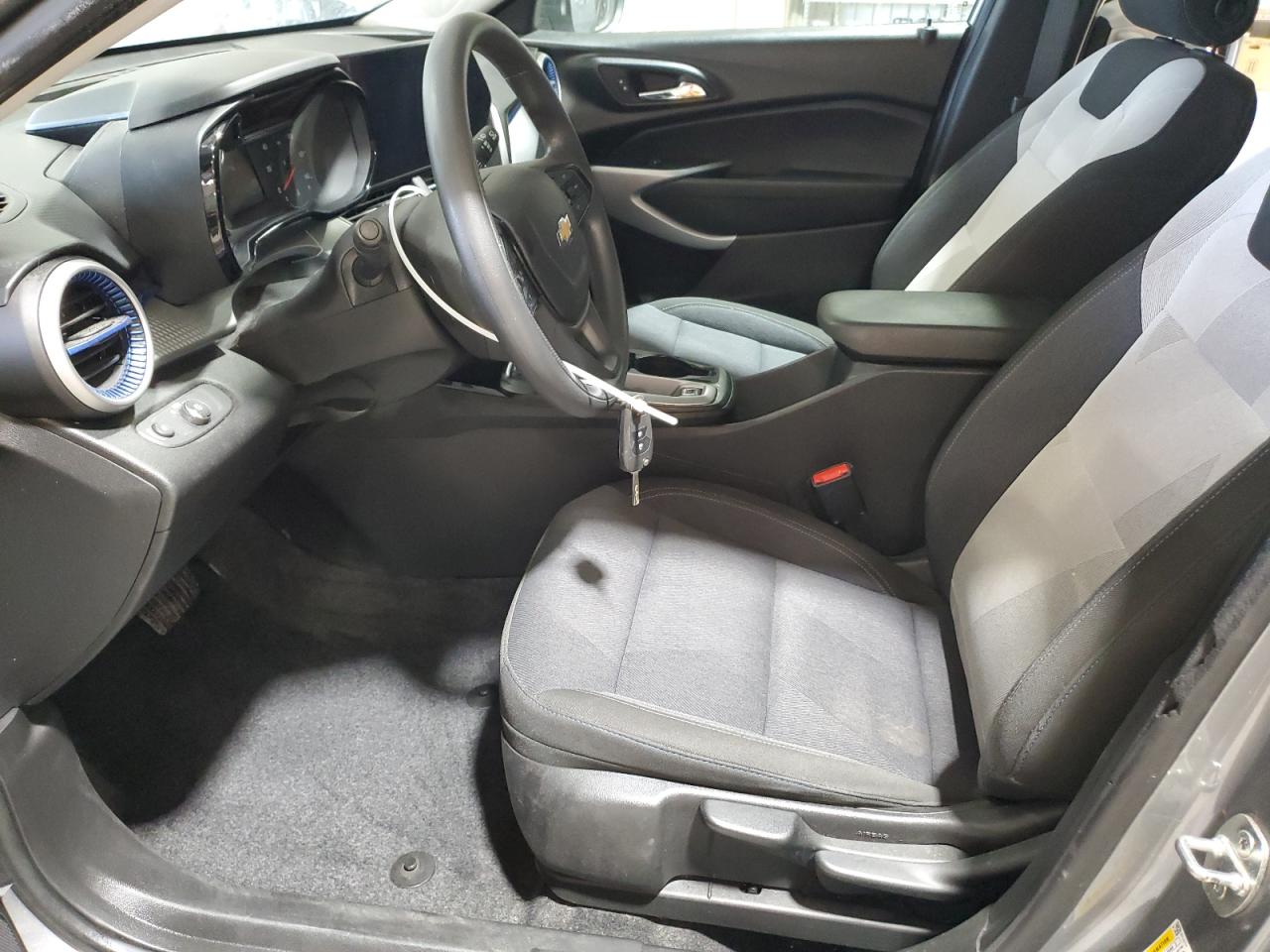 Chevrolet Trax Ls Image 12