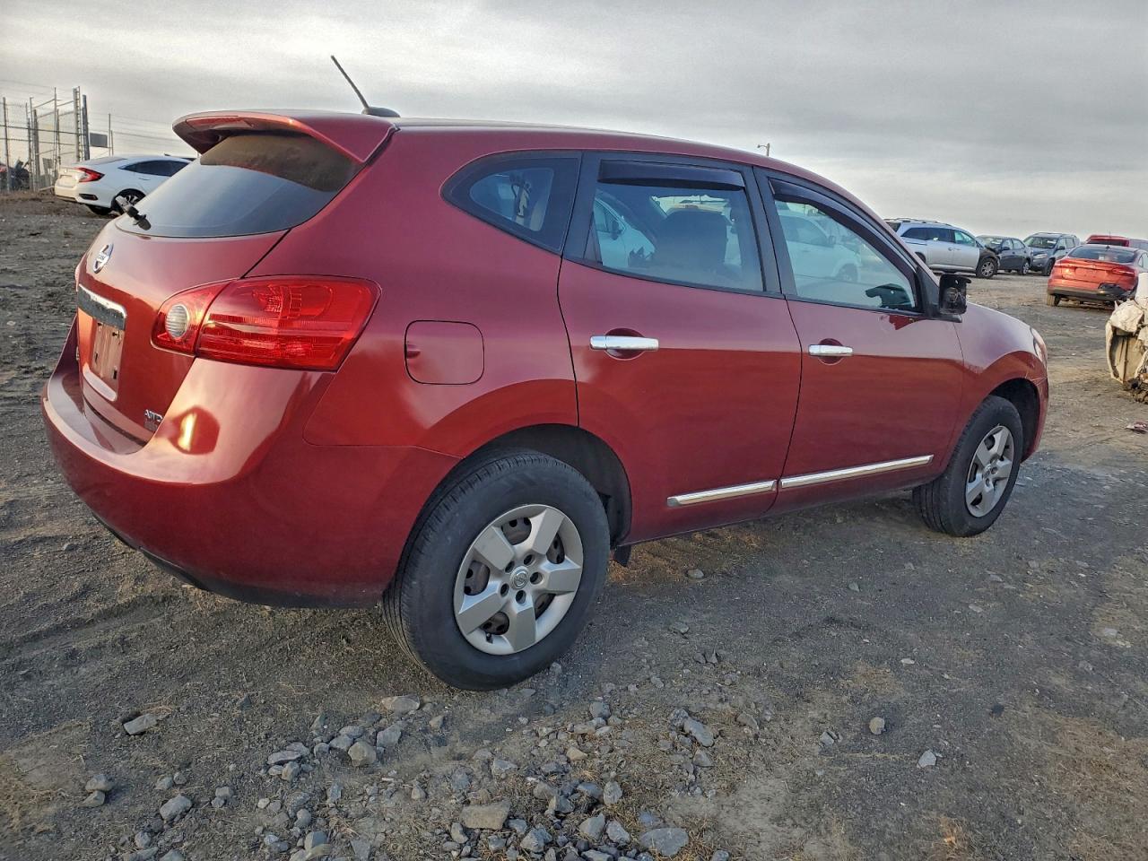 Nissan Rogue S Image 3