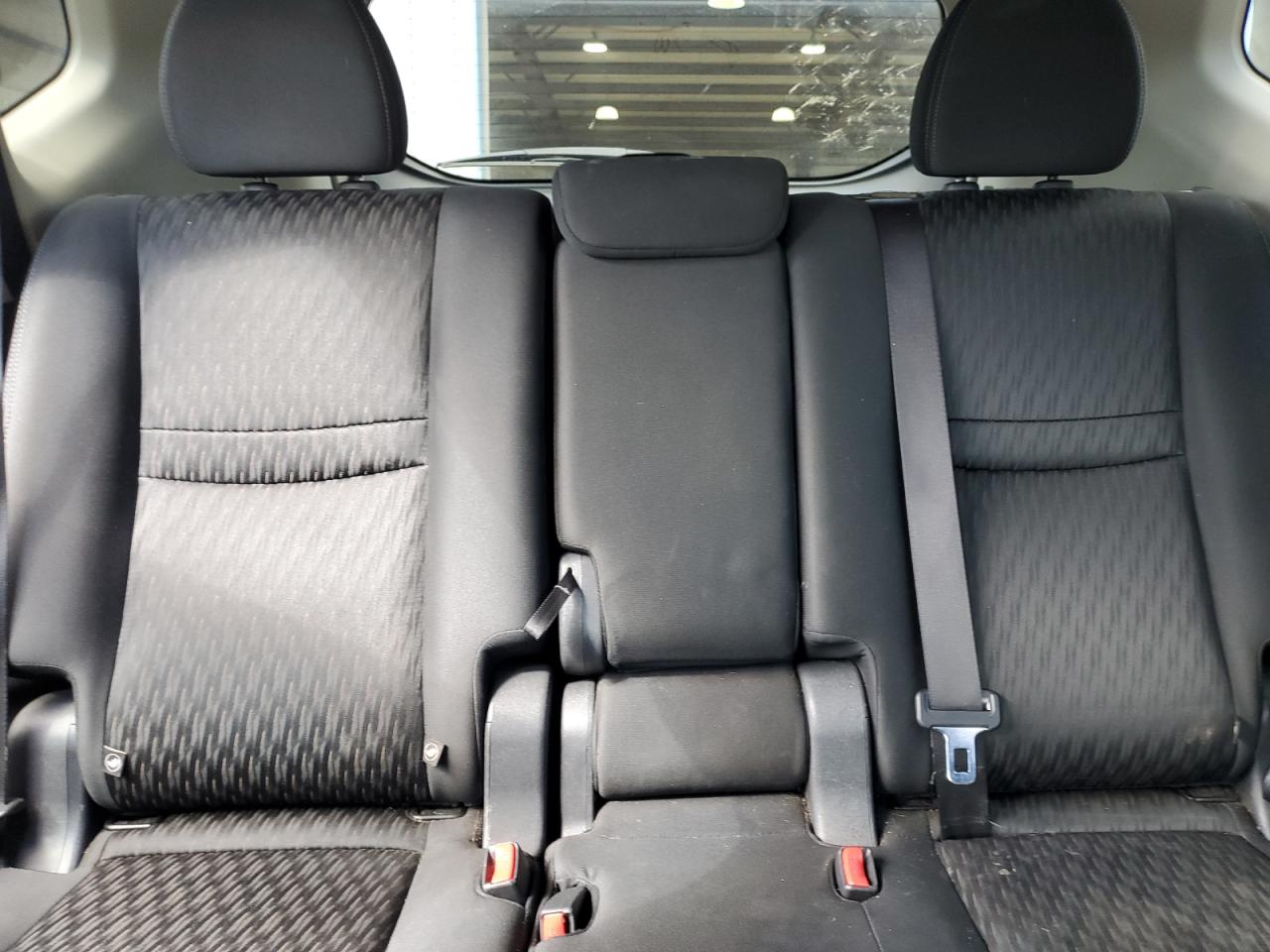 Nissan Rogue S Image 8