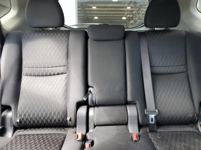 Nissan Rogue S Image 8