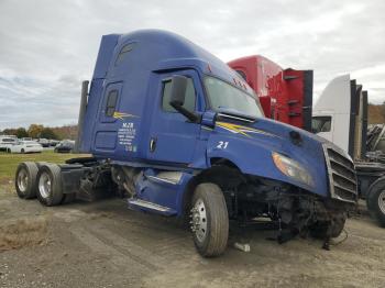  Salvage Freightliner Cascadia 1