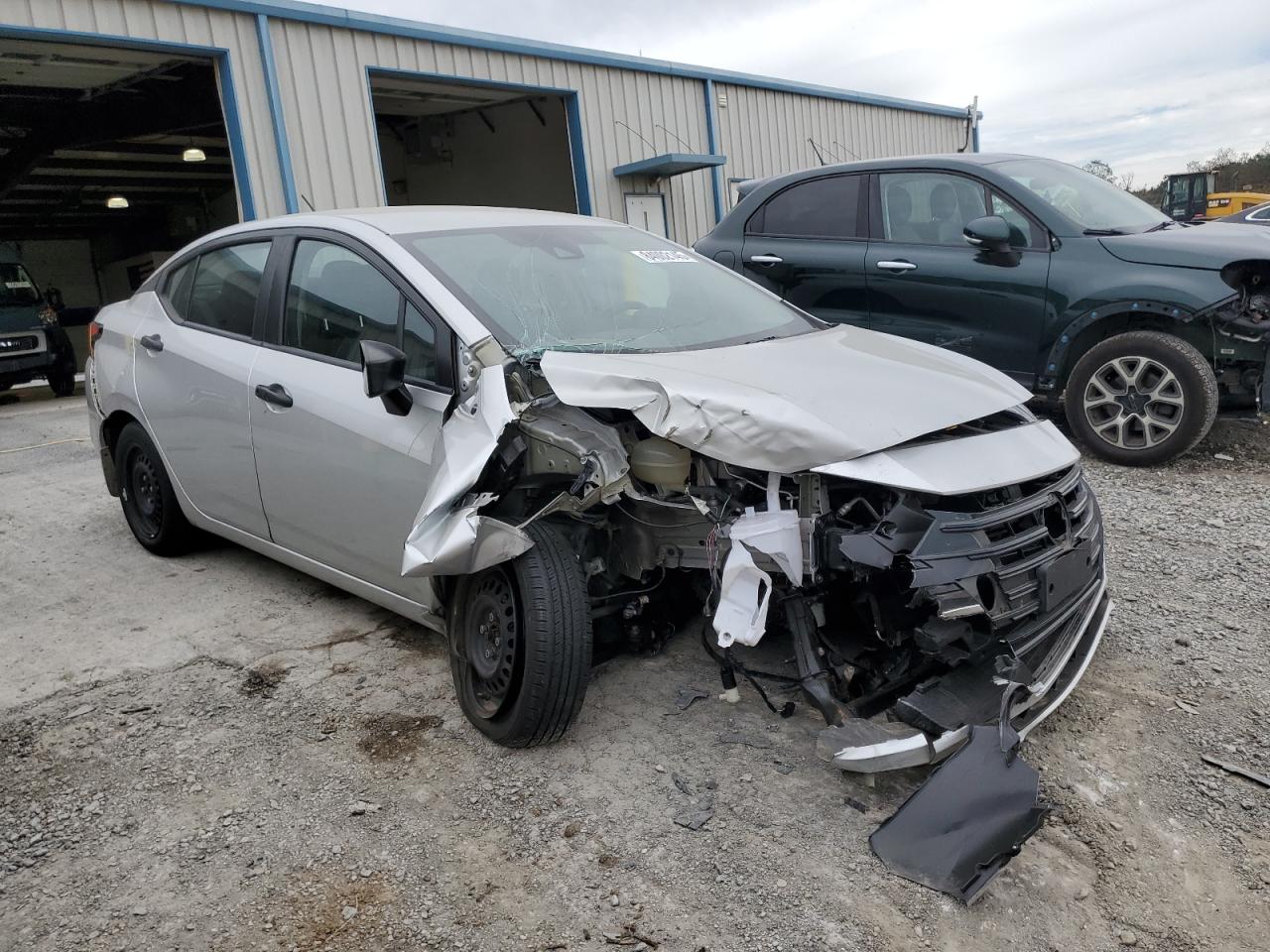 Nissan Versa S Image 4