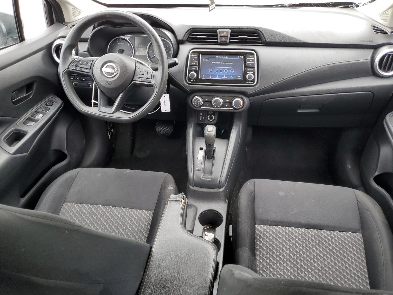 Nissan Versa S Image 12