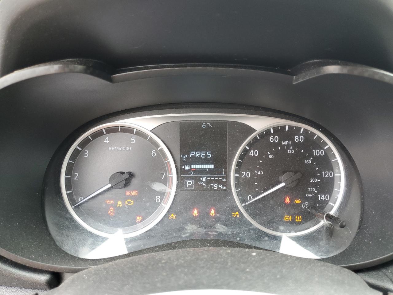 Nissan Versa S Image 10