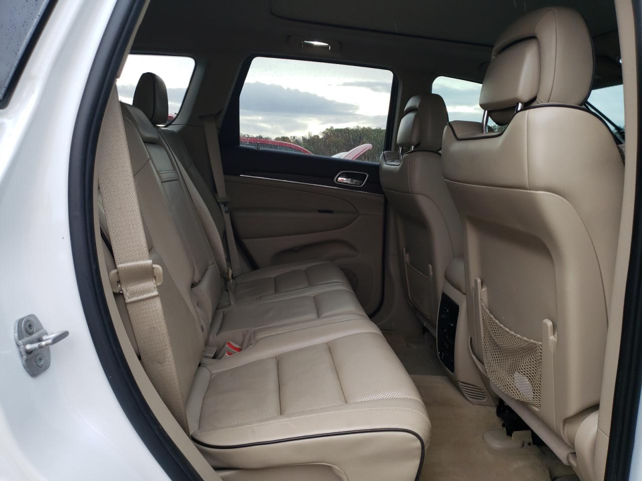 Jeep Grand Cherokee Overland Image 13