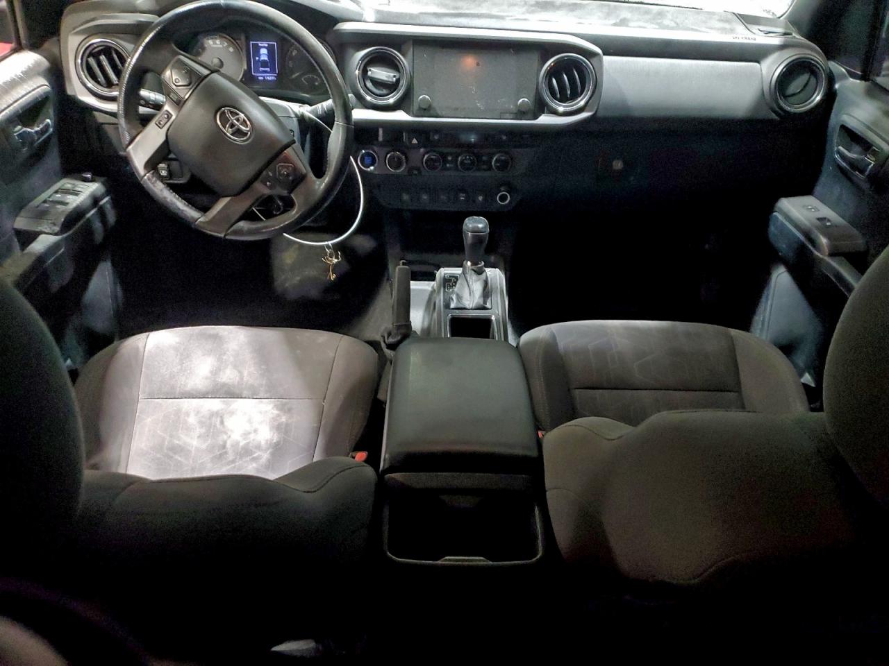 Toyota Tacoma Double Cab Image 9