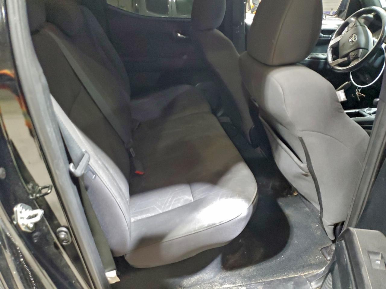 Toyota Tacoma Double Cab Image 2