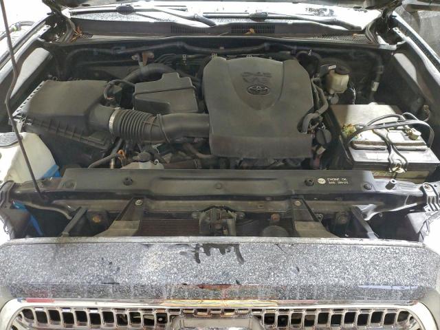 Toyota Tacoma Double Cab Image 3