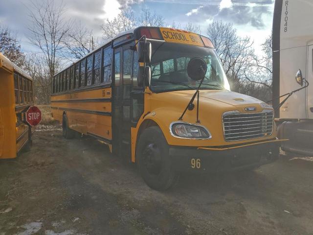  Salvage Freightliner Chassis B2