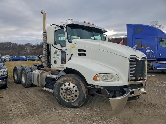  Salvage Mack 600 Cxu600