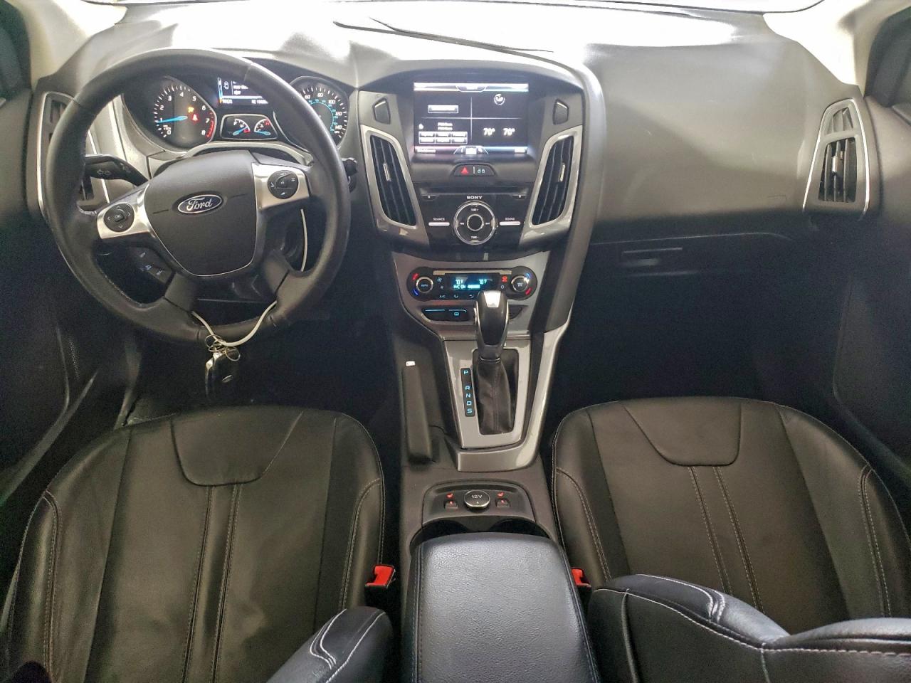 Ford Focus Titanium Image 9