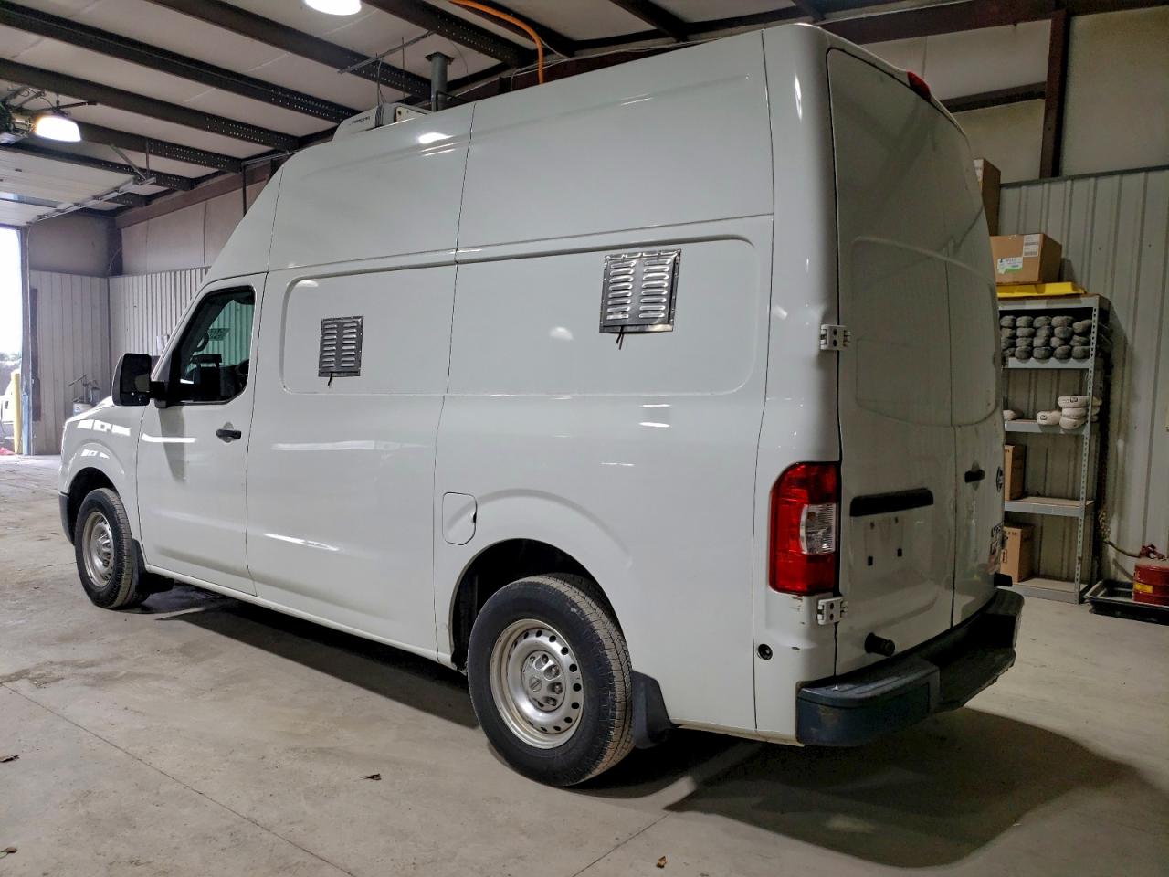 Nissan Nv 2500 S Image 2