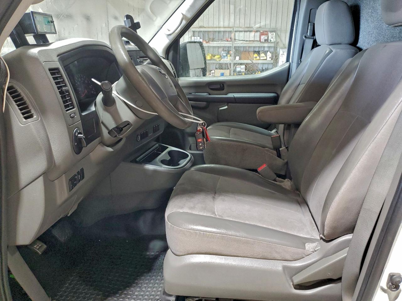 Nissan Nv 2500 S Image 5