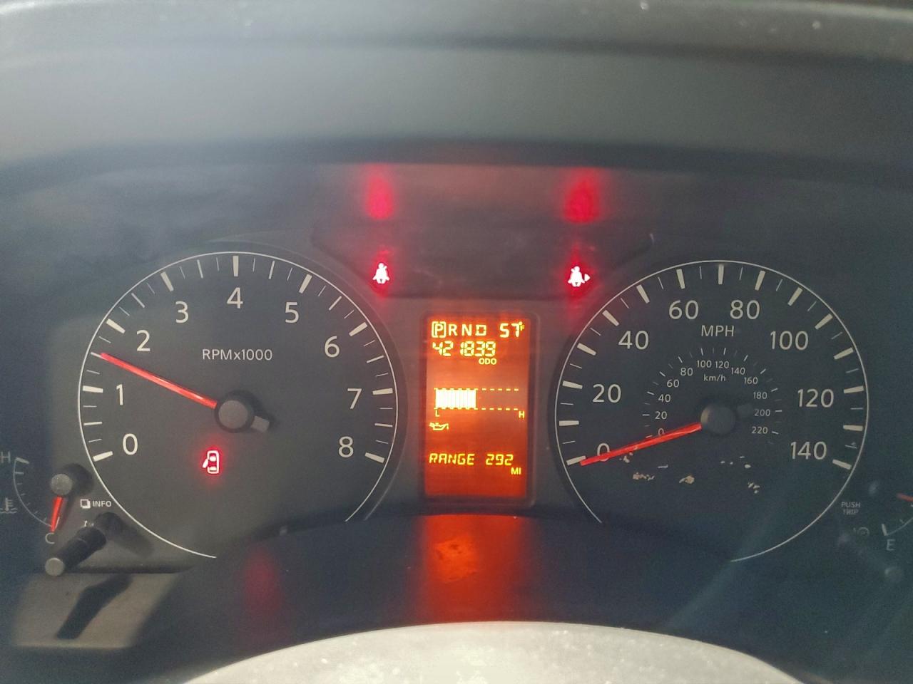 Nissan Nv 2500 S Image 8