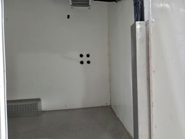 Nissan Nv 2500 S Image 9