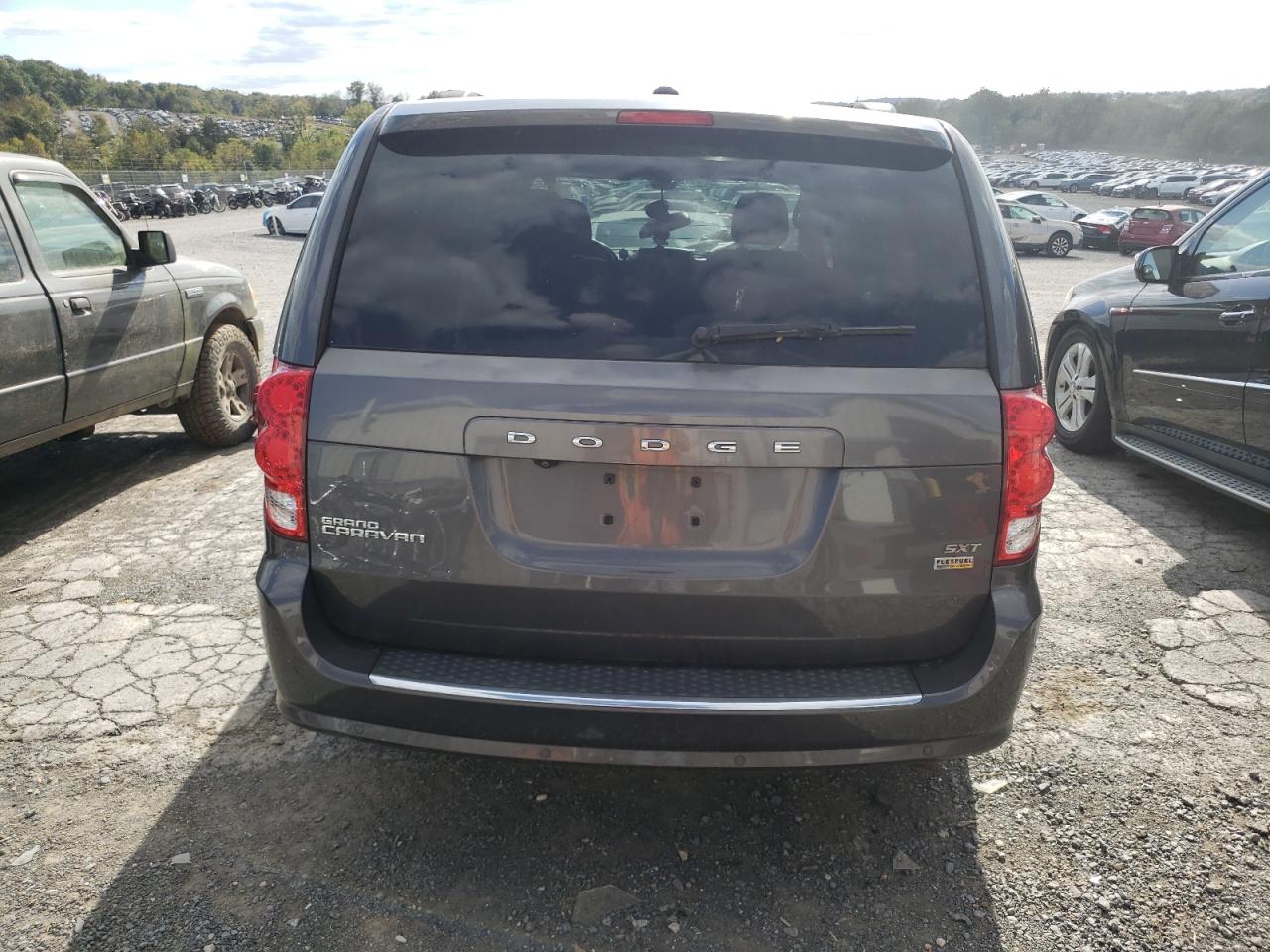Dodge Caravan Sxt Image 4